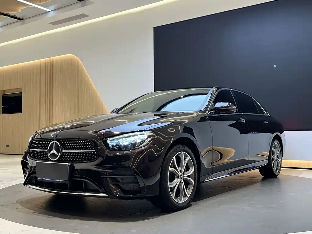 Mercedes-Benz E-Class 2023 — фото 1
