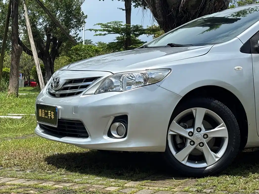 Toyota Corolla 2013 — фото 10