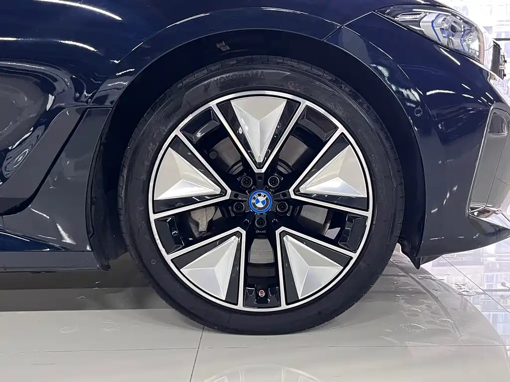 BMW i3 2023 — фото 17