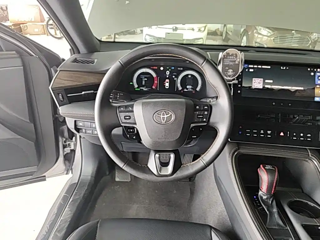 Toyota Avalon 2024 — фото 11