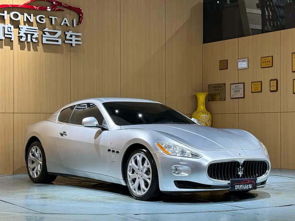 Maserati GranTurismo 2011 — фото 3