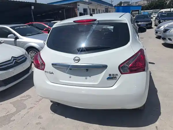 Nissan Tiida 2014