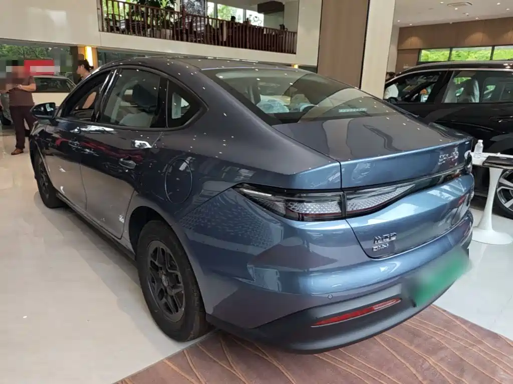BYD Seal 05 DM-i 2026 — фото 5
