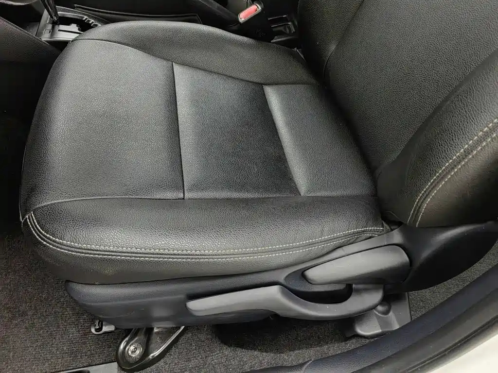 Toyota Yaris L 2019 — фото 20