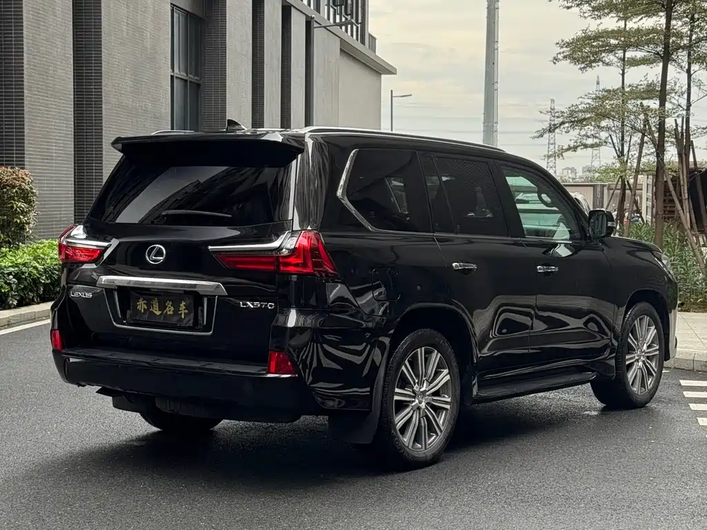 Lexus LX 2016