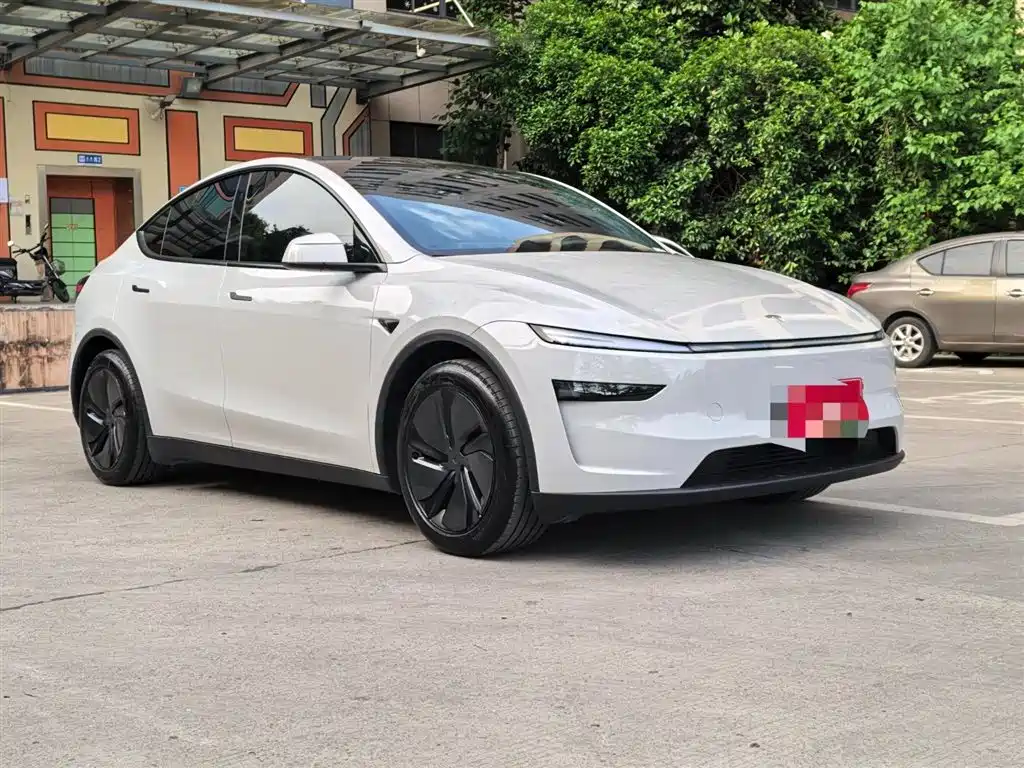 Tesla Model Y 2025 — фото 3