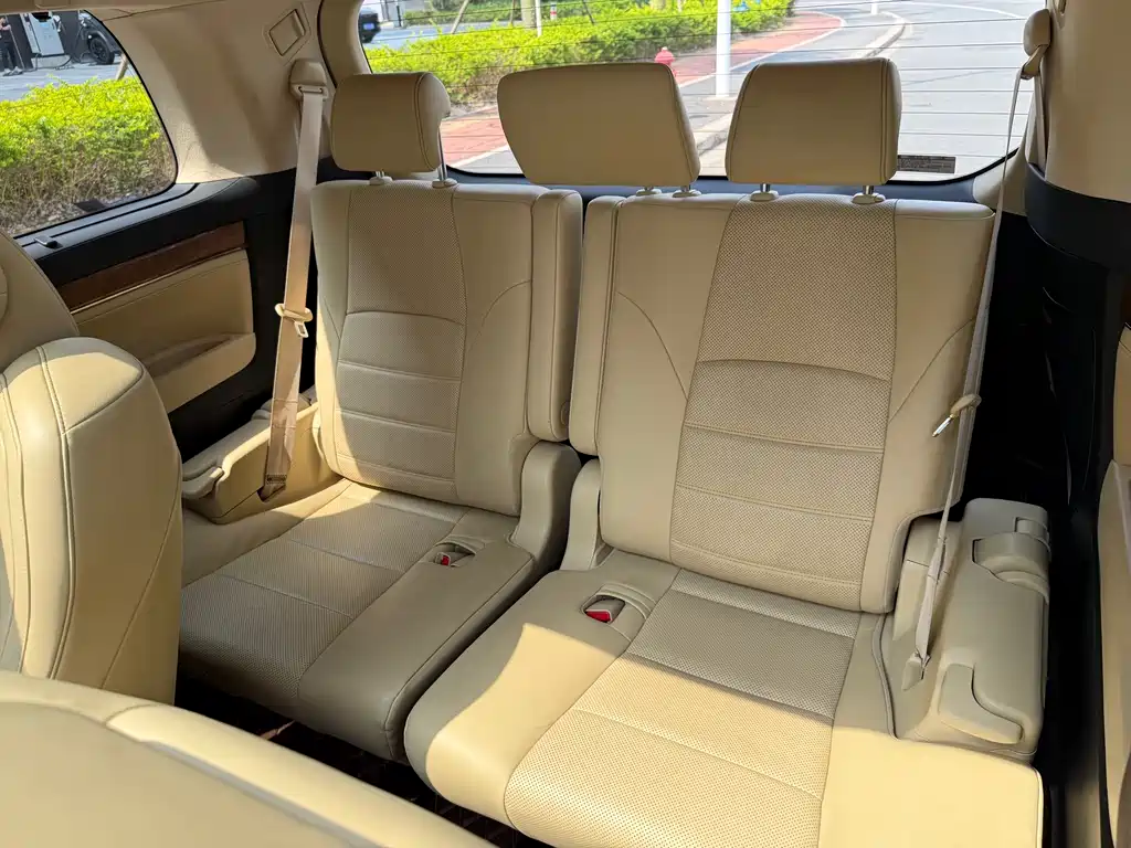 Toyota Alphard 2017 — фото 22