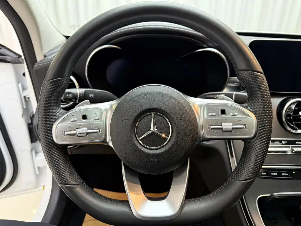 Mercedes-Benz C-Class 2022