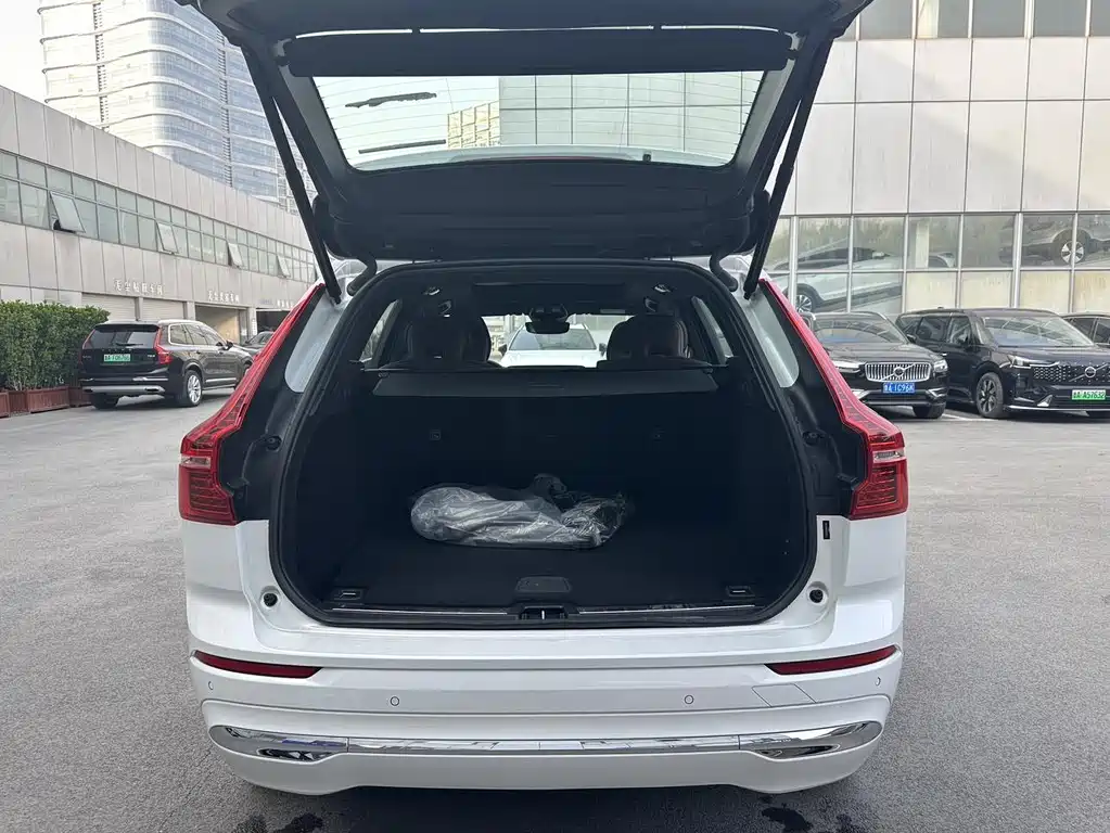 Volvo XC60 PHEV 2024 — фото 17