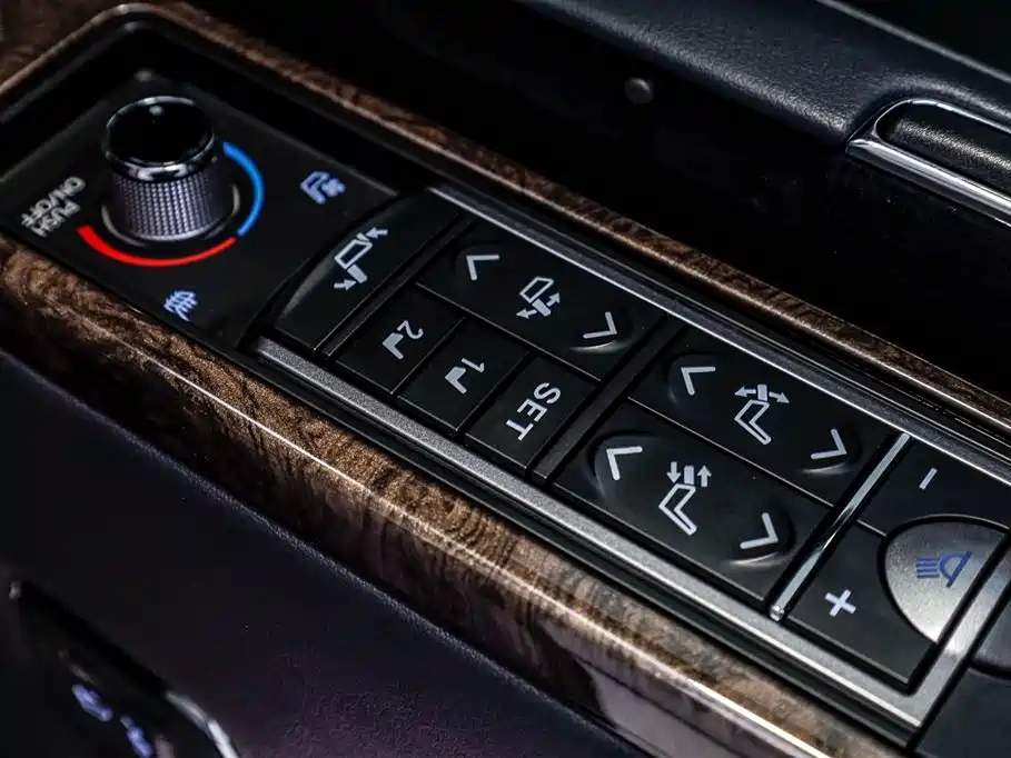 Toyota Alphard 2021 — фото 35