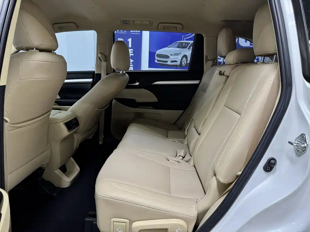 Toyota Highlander 2021 — фото 13