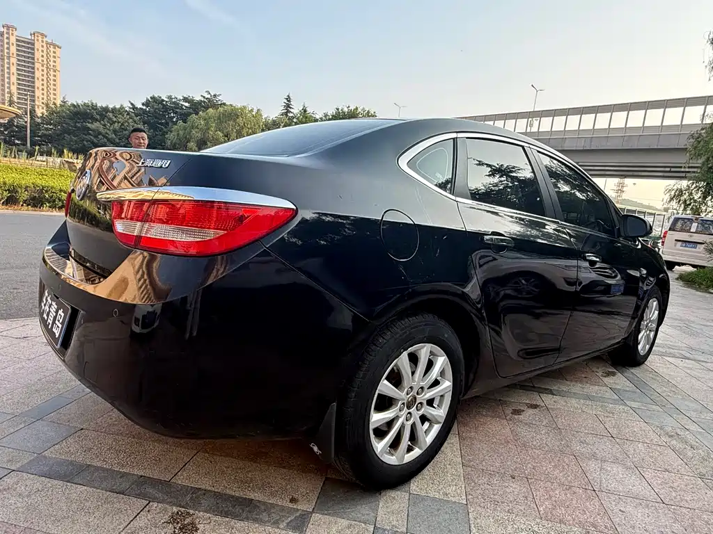 Buick Excelle 2013 — фото 14