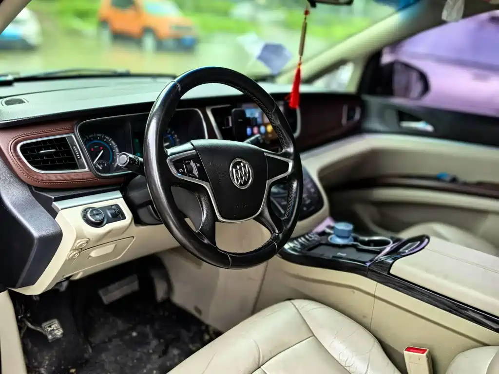 Buick GL8 2017 — фото 14