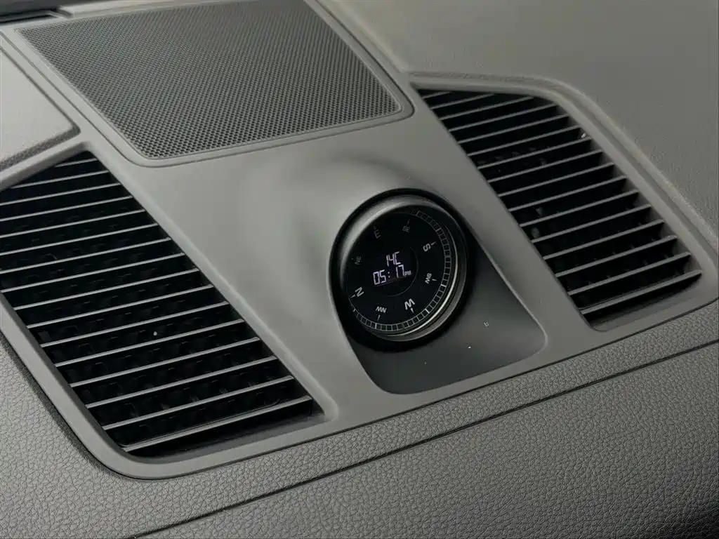 Porsche Cayenne 2021 — фото 15
