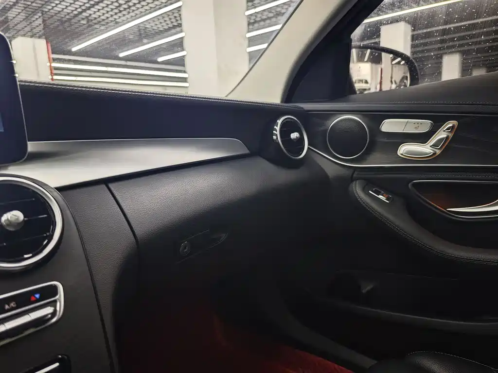 Mercedes-Benz C-Class 2019 — фото 17