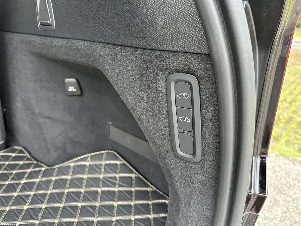 Volvo XC90 PHEV 2025 — фото 17