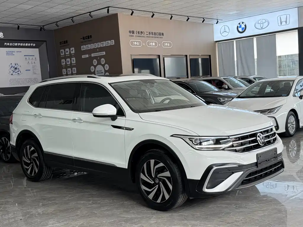 Volkswagen Tiguan L 2023