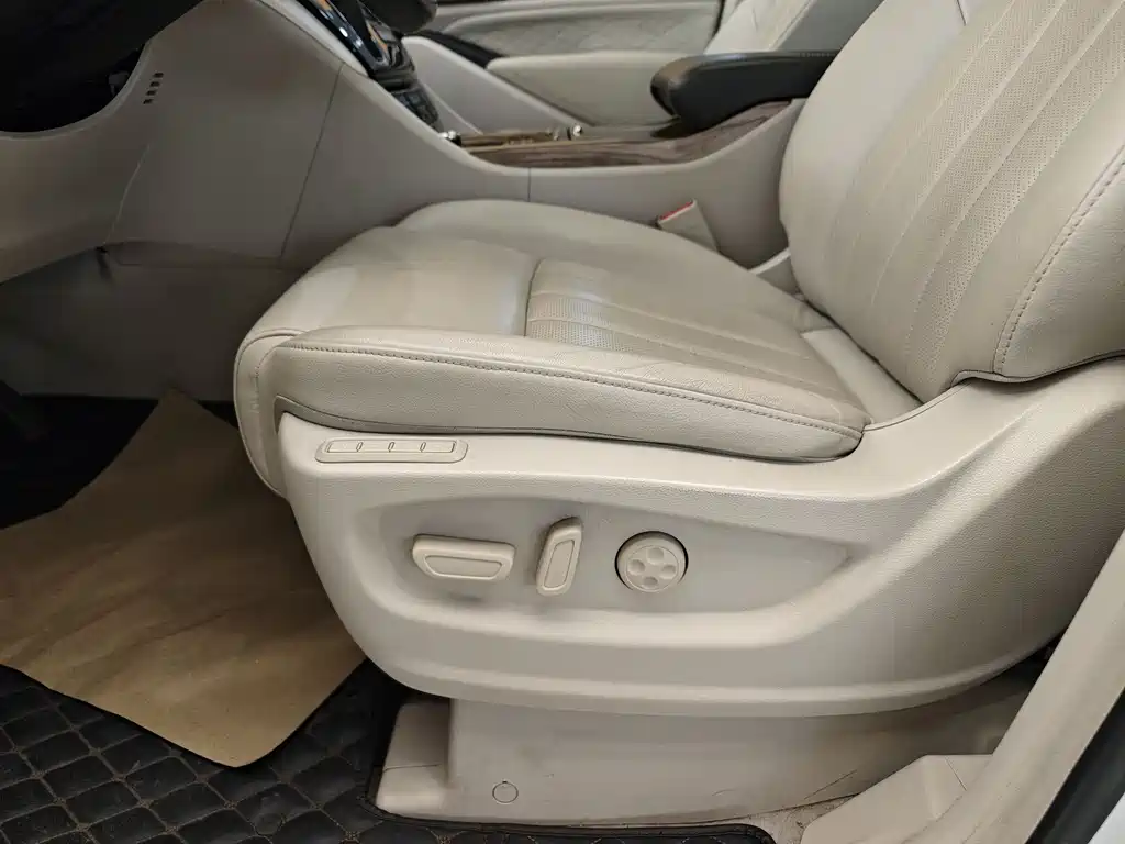 GAC Motor Trumpchi M8 2018 — фото 11