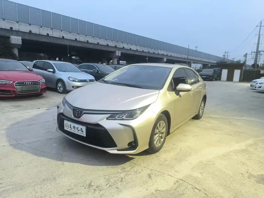 Toyota Corolla 2020 — фото 1