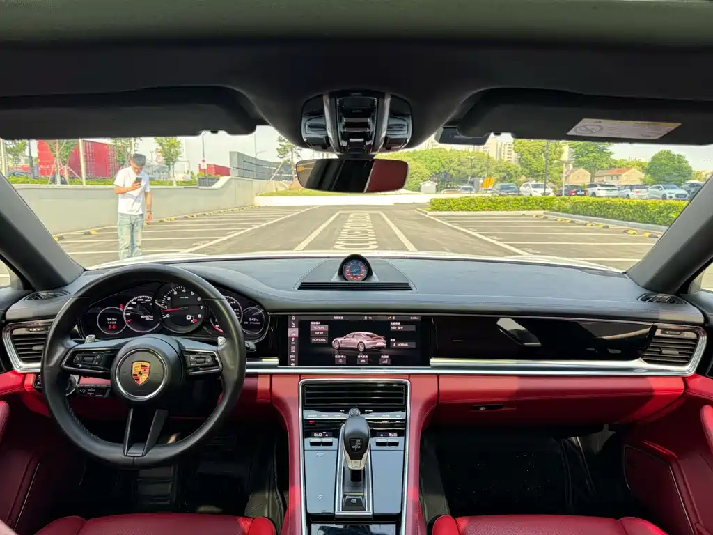 Porsche Panamera 2021