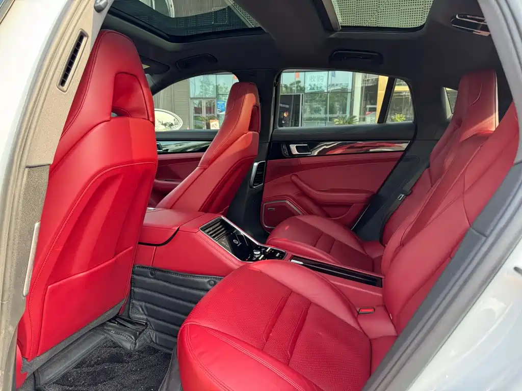 Porsche Panamera 2021