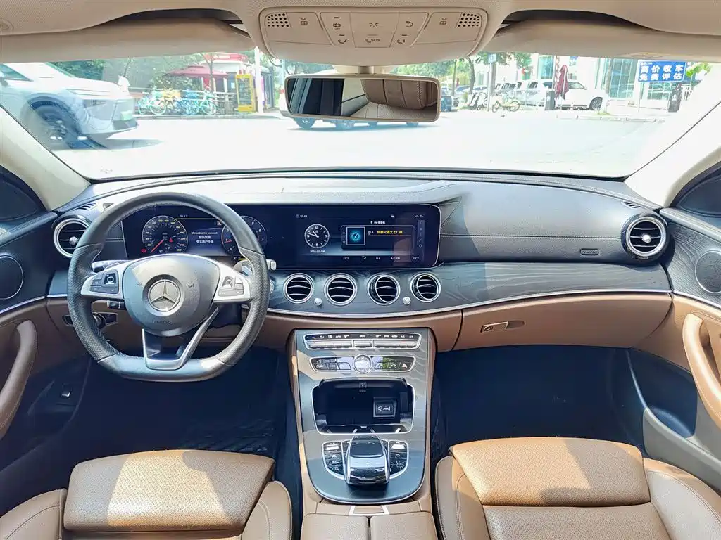 Mercedes-Benz E-Class 2018 — фото 10