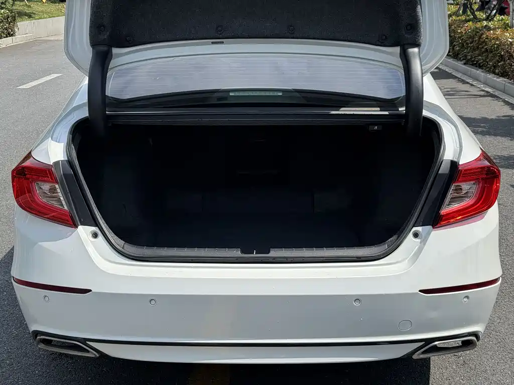 Honda Accord 2020 — фото 17