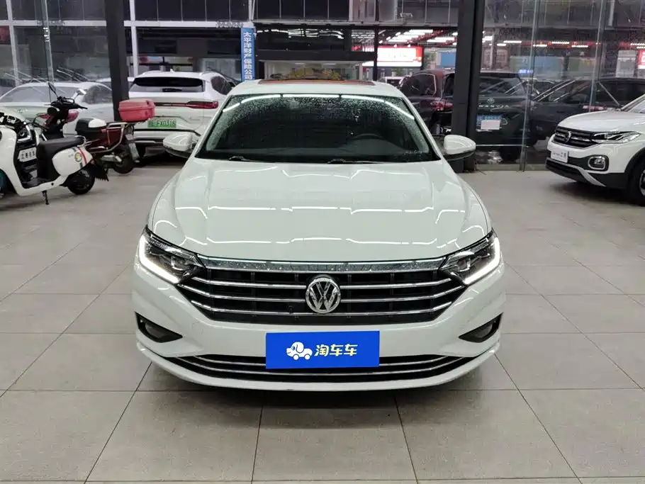 Volkswagen Sagitar 2020