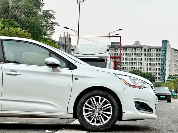 Citroën C4L 2014