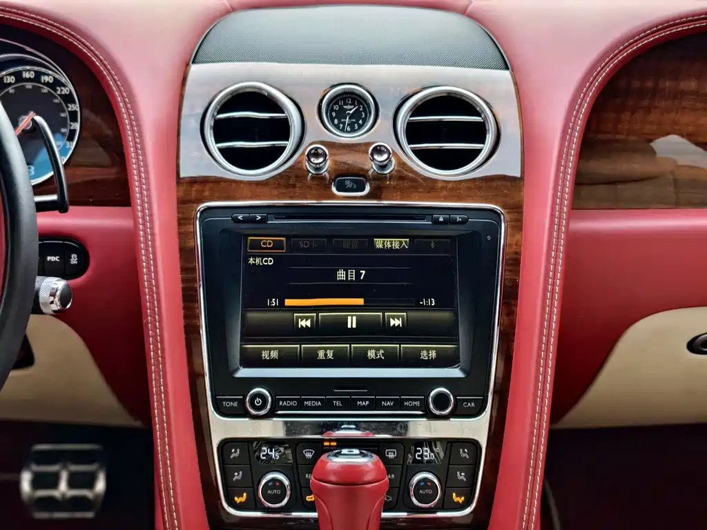 Bentley Flying Spur 2016 — фото 23