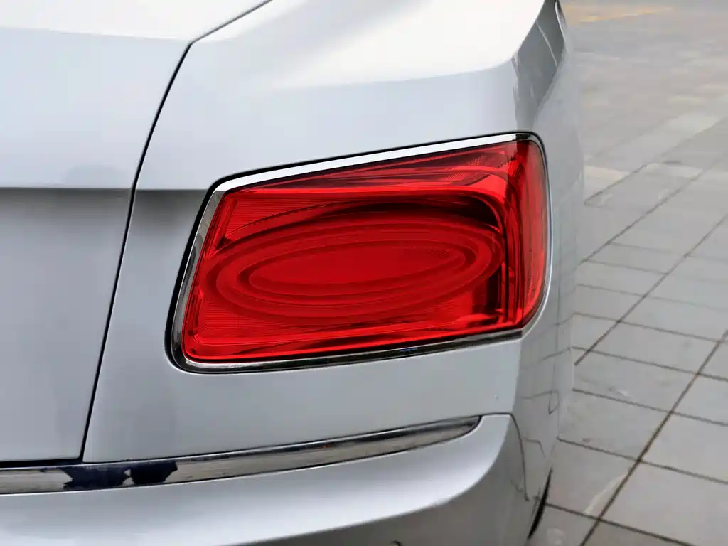 Bentley Flying Spur 2016 — фото 11