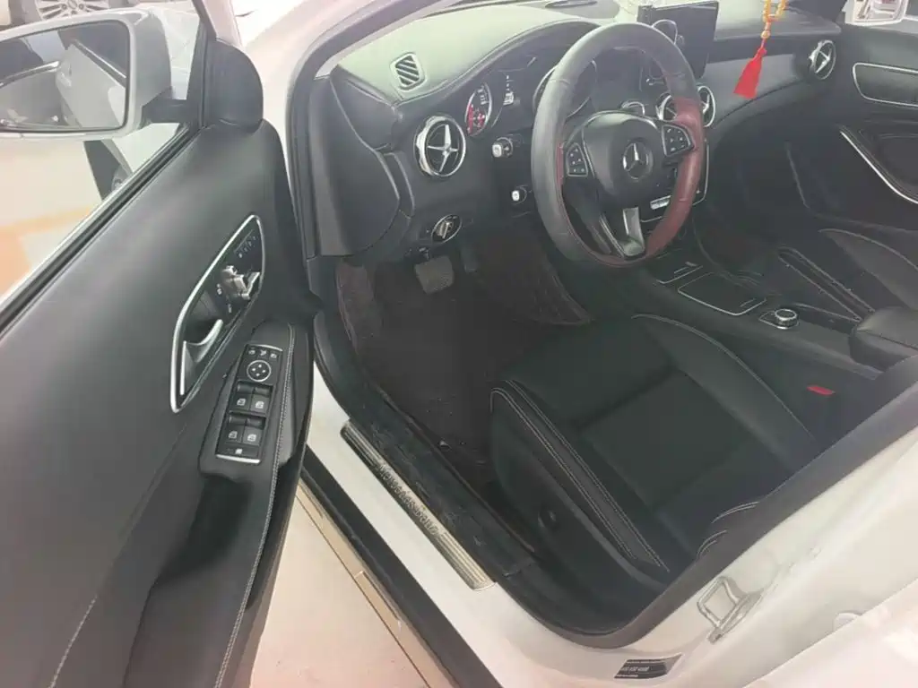 Mercedes-Benz GLA 2017 — фото 16