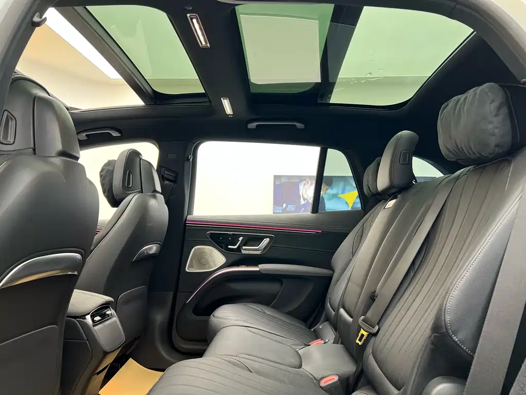Mercedes-Benz EQS SUV 2025 — фото 35