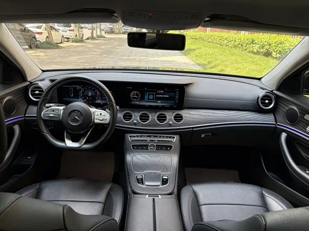 Mercedes-Benz E-Class 2020 — фото 13