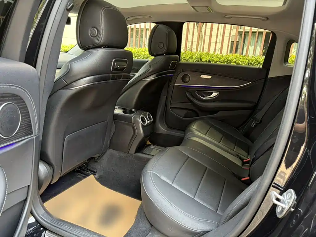 Mercedes-Benz E-Class 2020 — фото 14