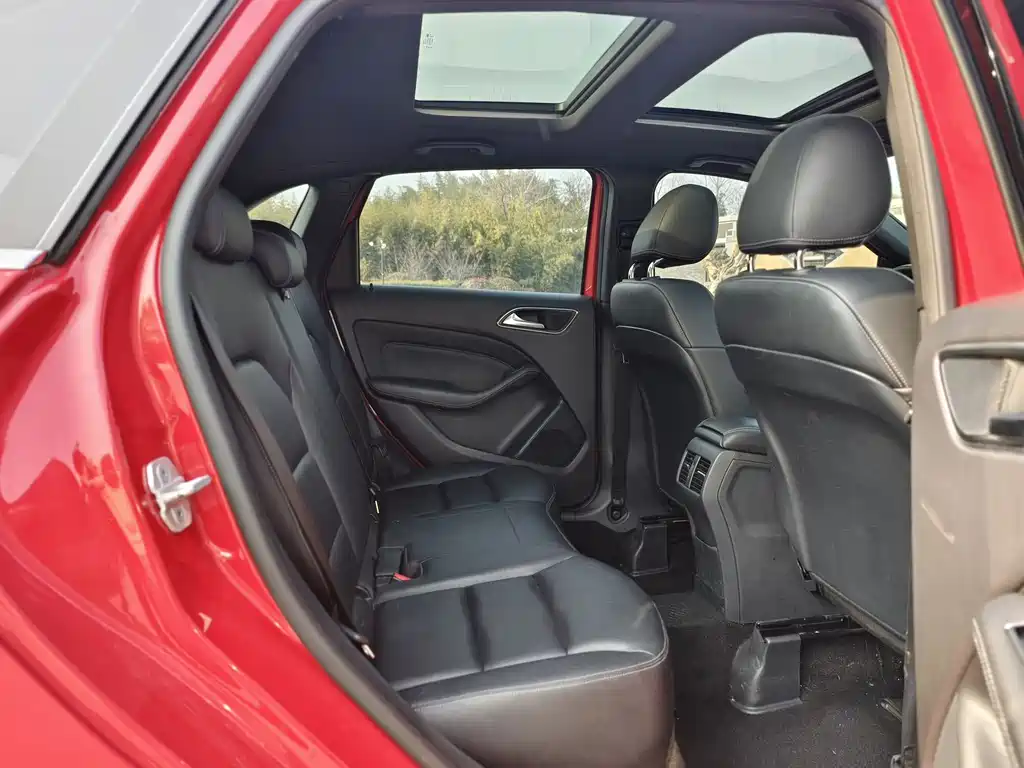 Mercedes-Benz B-Class 2017 — фото 15