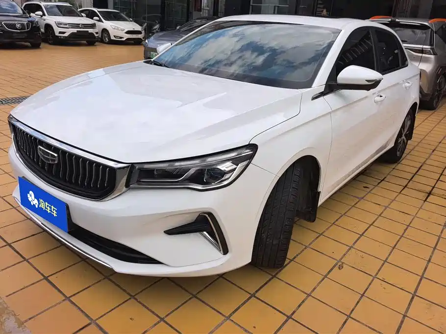 Geely Emgrand 2022