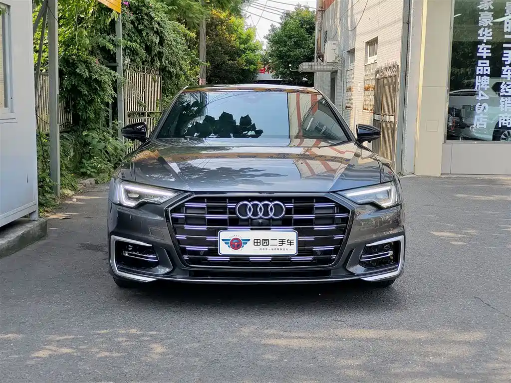 Audi A6L 2022