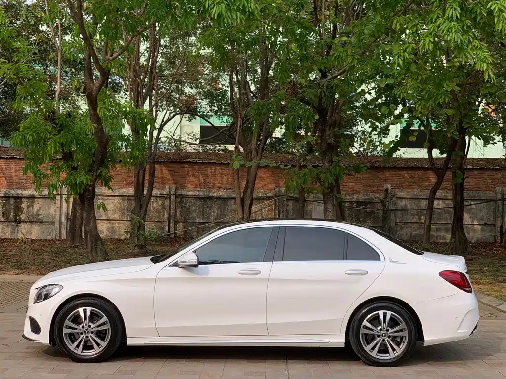 Mercedes-Benz C-Class 2018 — фото 13