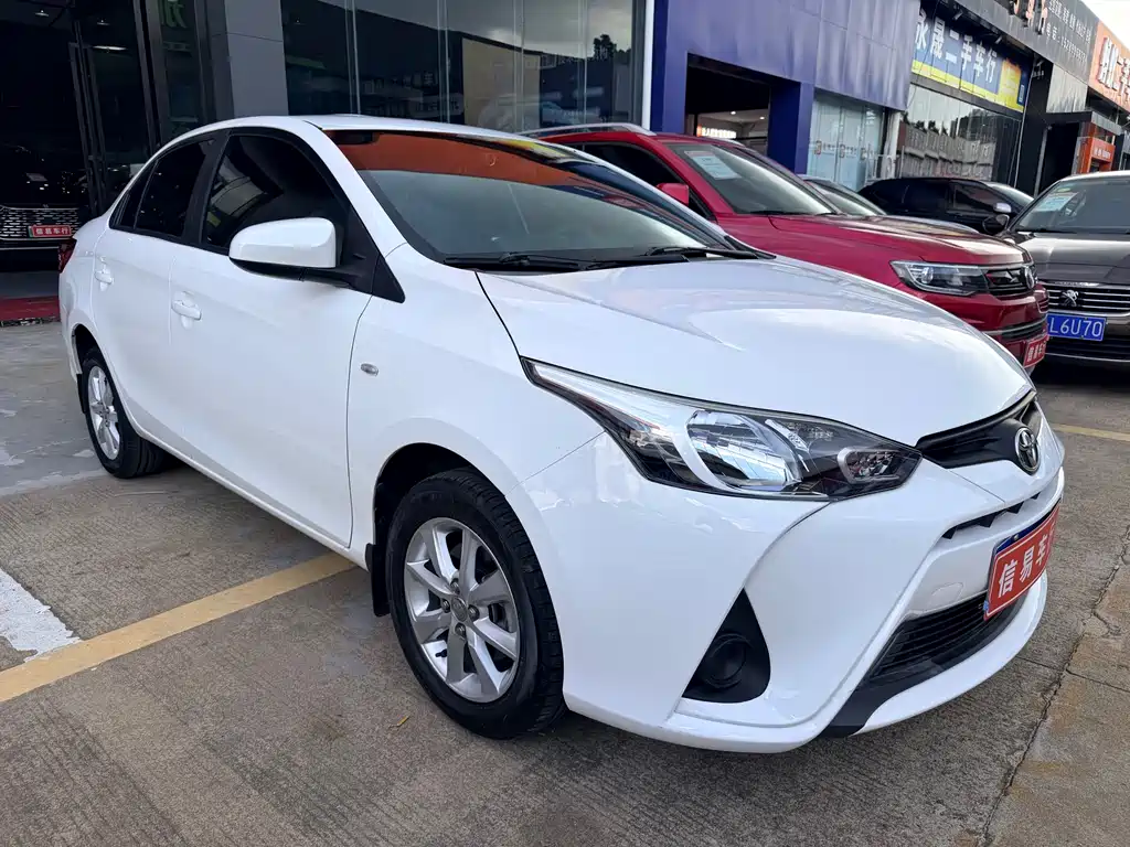 Toyota Yaris L 2019