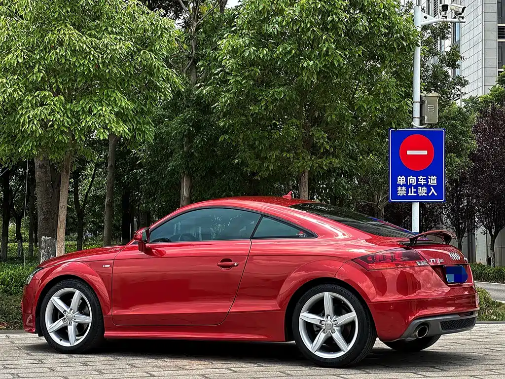 Audi TT 2013 — фото 17