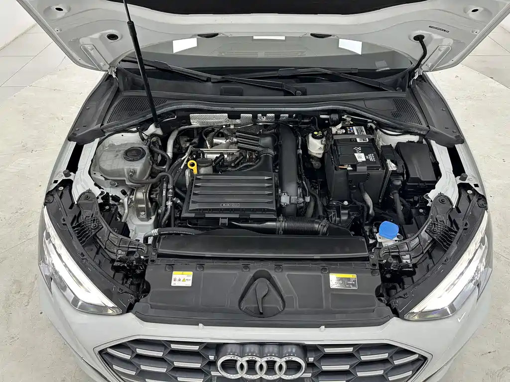 Audi A3 2023 — фото 17