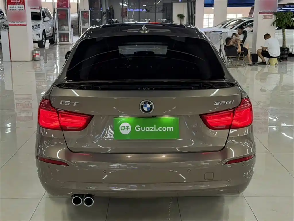 BMW 3 Series GT 2018 — фото 12