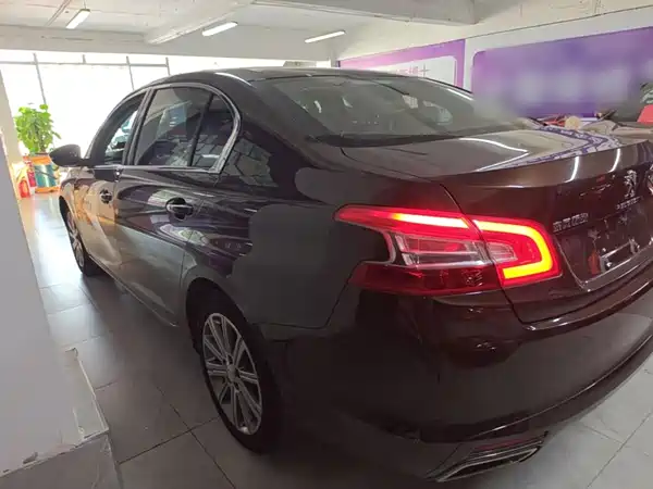 Peugeot 408 2016