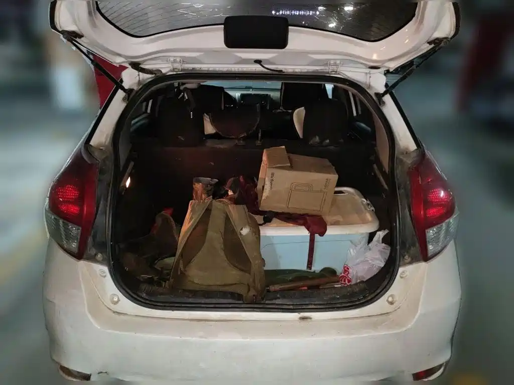 Toyota Yaris L 2015 — фото 9