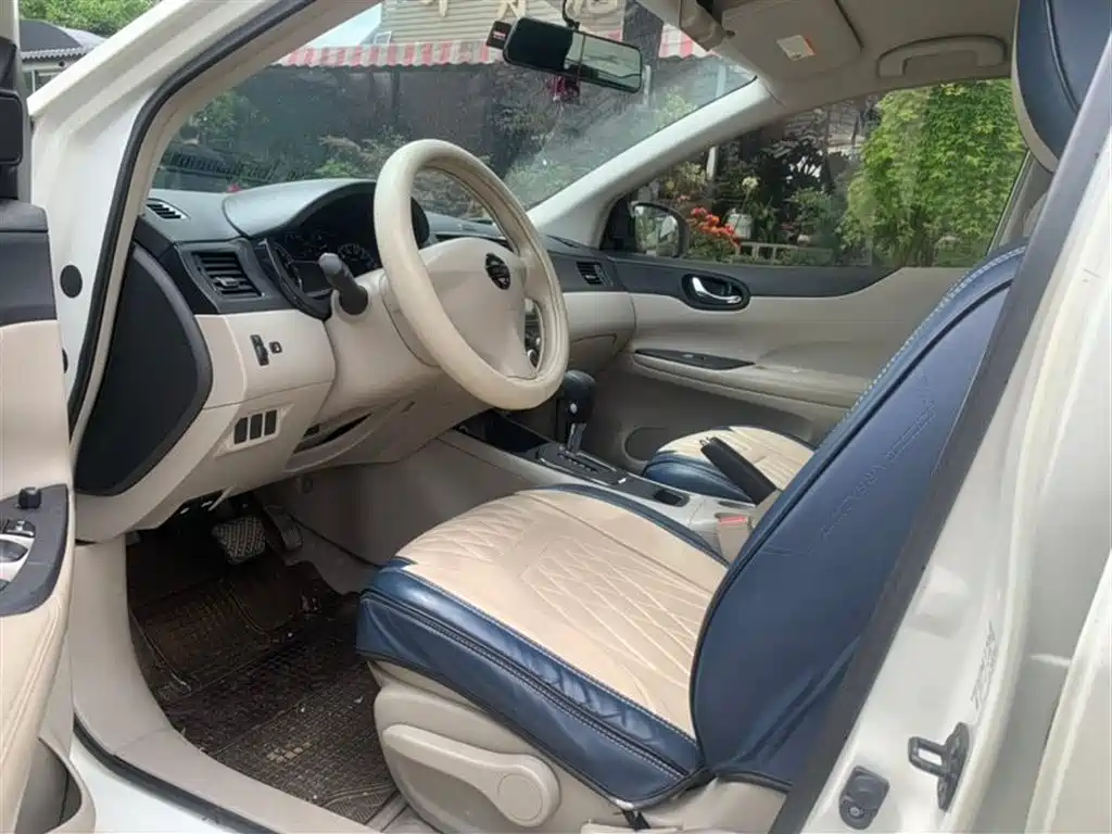 Nissan Tiida 2015 — фото 4