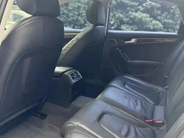 Audi A4L 2016