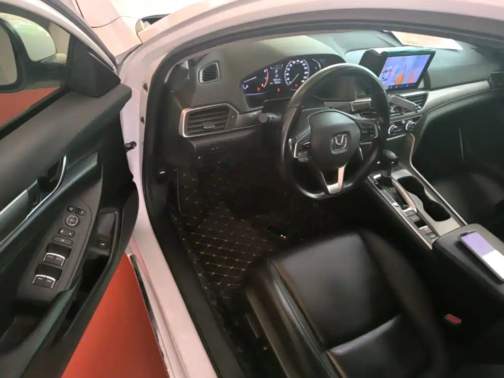 Honda Accord 2020 — фото 16