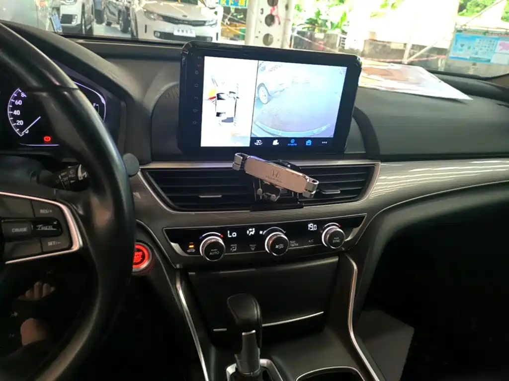 Honda Accord 2020 — фото 13