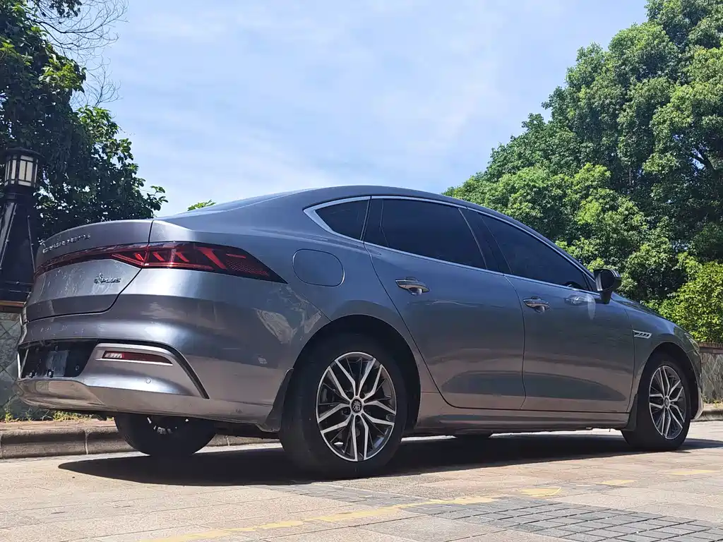 BYD Qin PLUS 2022 — фото 11